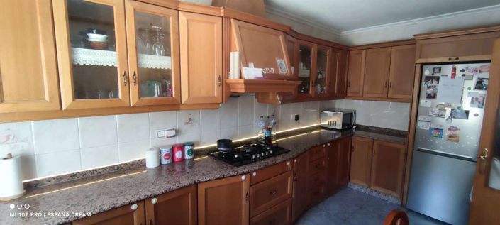 Image No.5-6 Bed Property for sale