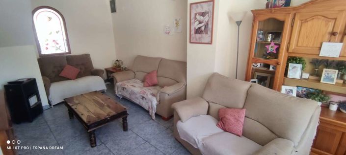 Image No.6-6 Bed Property for sale