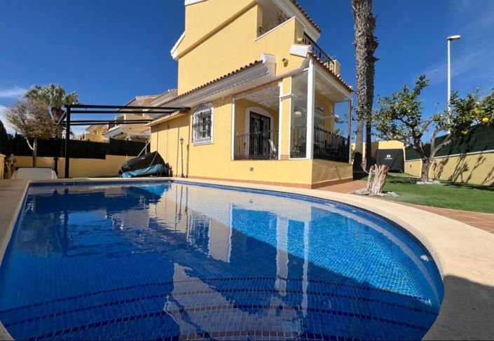Image No.2-3 Bed Villa for sale