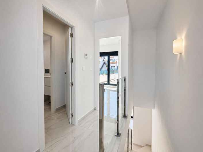 Image No.8-3 Bed Villa for sale