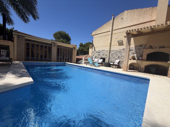 Image No.5-4 Bed Villa for sale