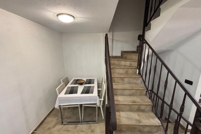 Image No.10-5 Bed Townhouse for sale