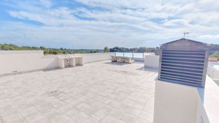 Image No.4-3 Bed Villa for sale