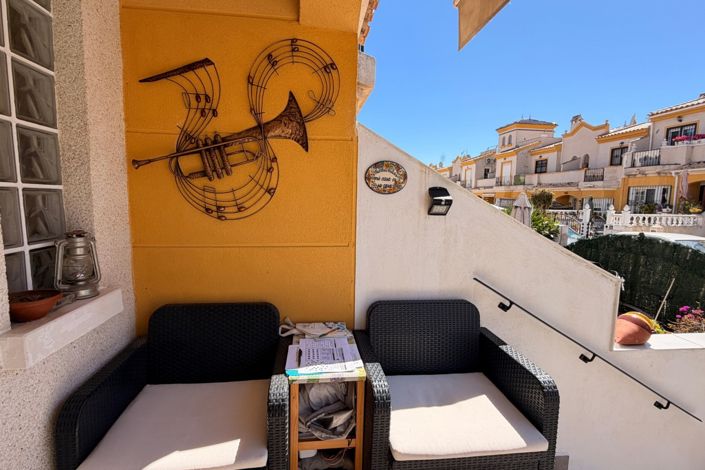 Image No.19-3 Bed Townhouse for sale