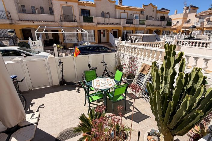 Image No.25-3 Bed Townhouse for sale