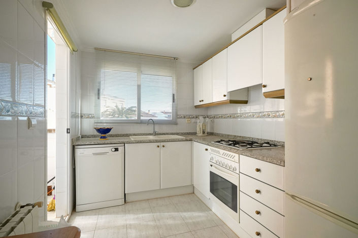 Image No.8-3 Bed Townhouse for sale