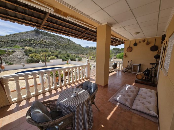 Image No.2-4 Bed Villa for sale