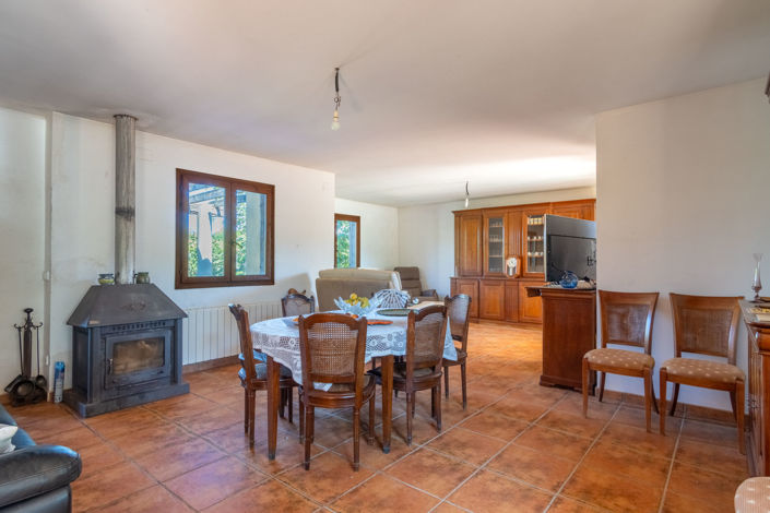 Image No.2-6 Bed Villa for sale