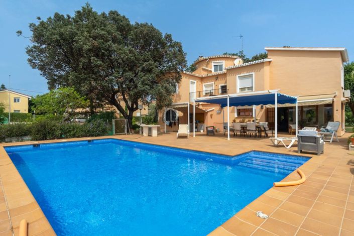 Image No.2-Villa de 5 chambres à vendre à Denia