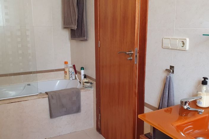 Image No.12-4 Bed Villa for sale