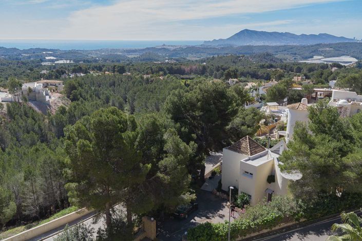 Image No.2-3 Bed Villa for sale