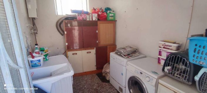 Image No.27-6 Bed Property for sale