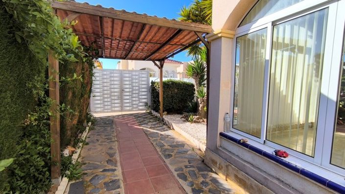 Image No.19-3 Bed Villa for sale