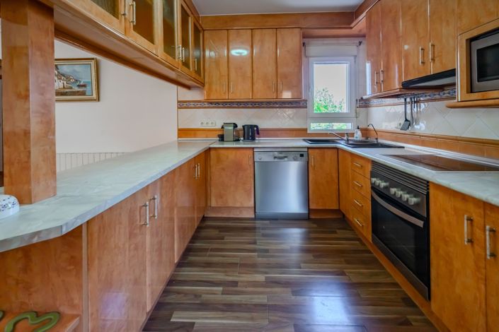Image No.25-5 Bed Country House for sale