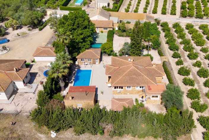 Image No.7-5 Bed Country House for sale