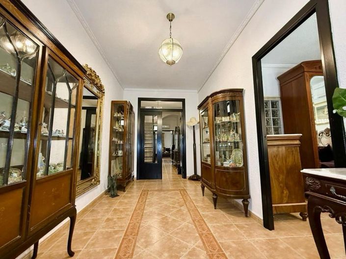 Image No.2-Casa adosada con 6 dormitorios en venta