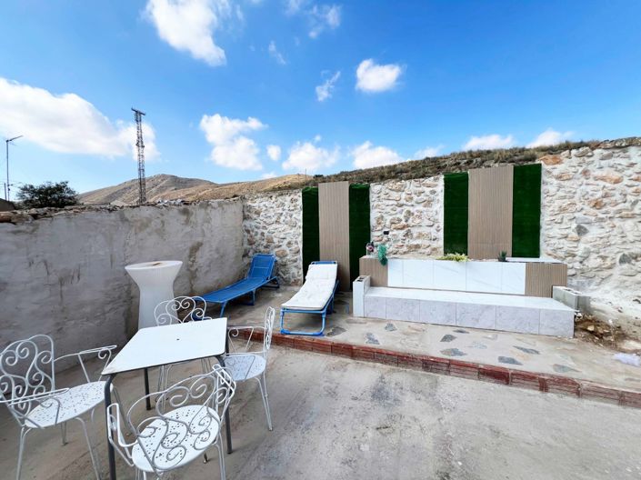 Image No.12-3 Bed Townhouse for sale