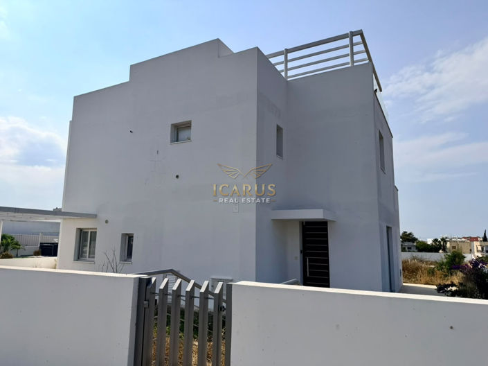 Image No.20-4 Bed House for sale