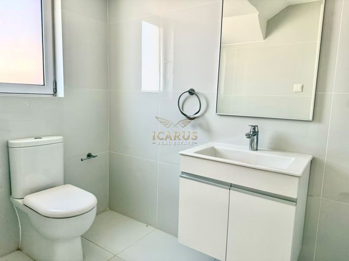 Image No.7-4 Bed House for sale