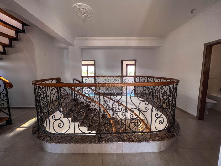 Image No.21-4 Bed House for sale