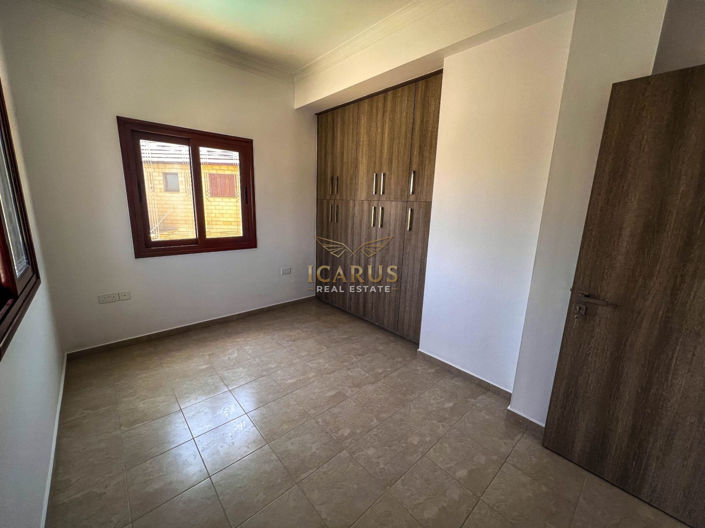 Image No.26-4 Bed House for sale