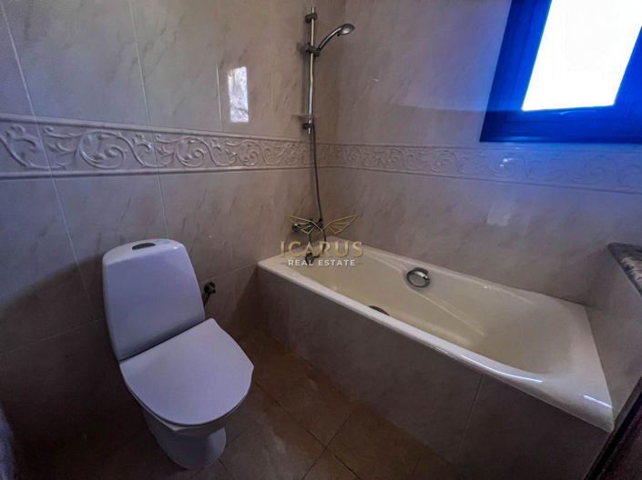 Image No.30-4 Bed House for sale