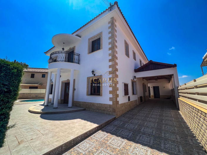Image No.37-4 Bed House for sale