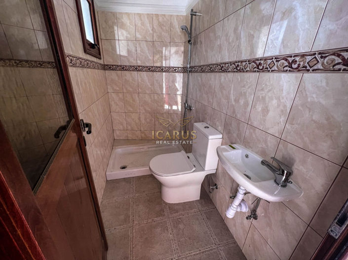 Image No.40-4 Bed House for sale