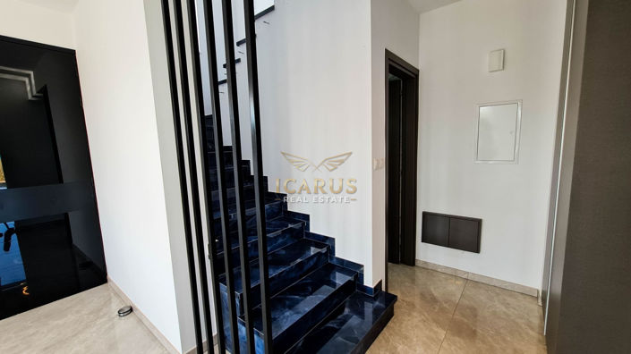 Image No.13-4 Bed House for sale
