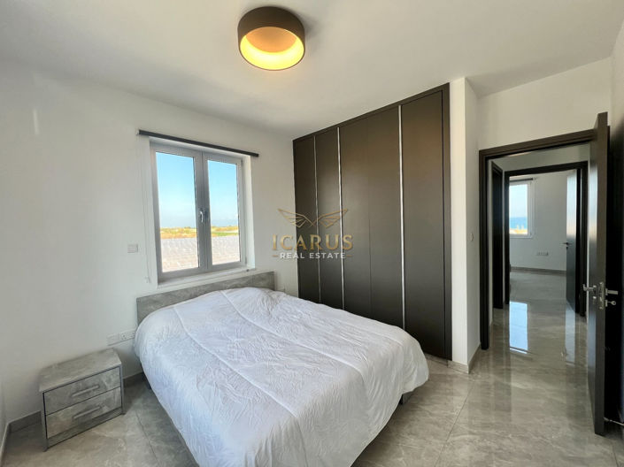 Image No.18-4 Bed House for sale