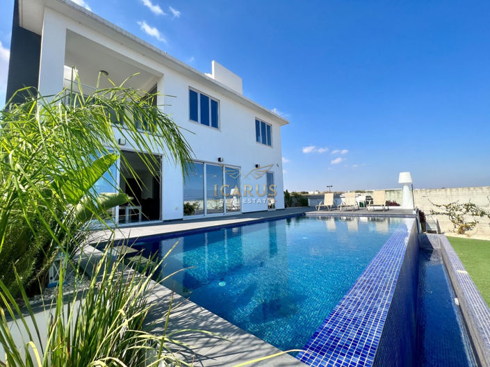 Image No.21-4 Bed House for sale