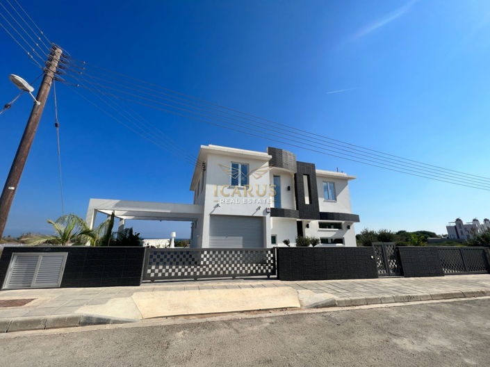 Image No.37-4 Bed House for sale