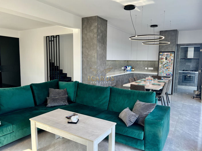 Image No.9-4 Bed House for sale