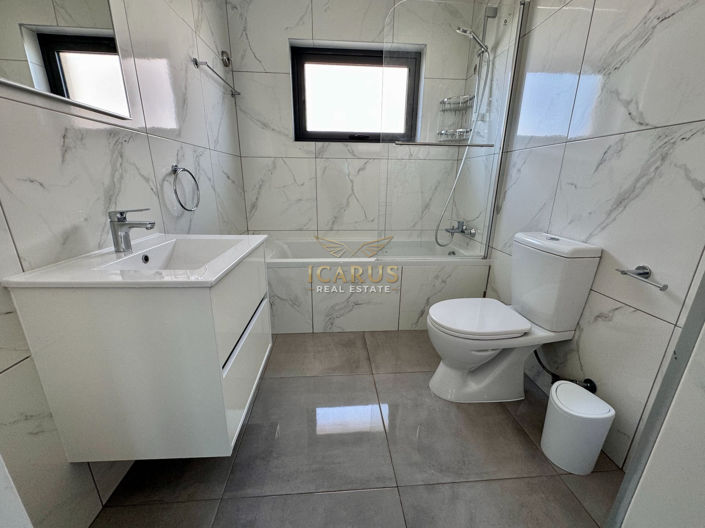Image No.13-3 Bed House for sale