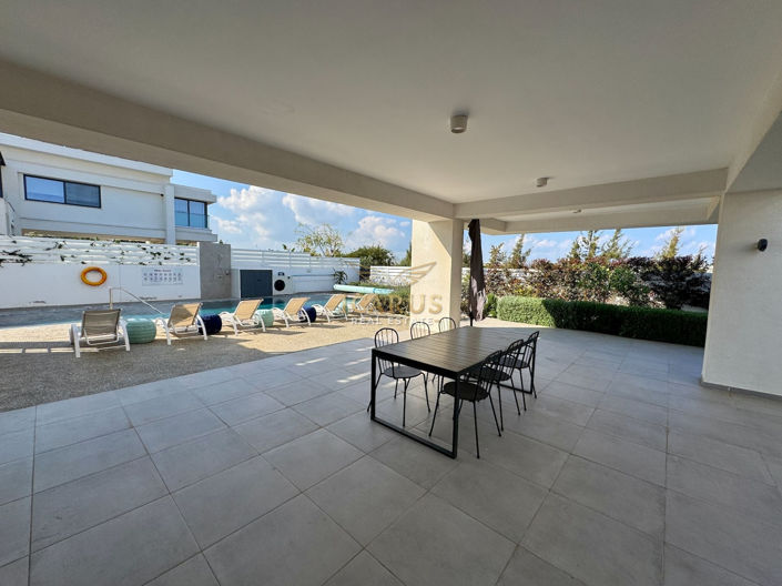 Image No.6-3 Bed House for sale