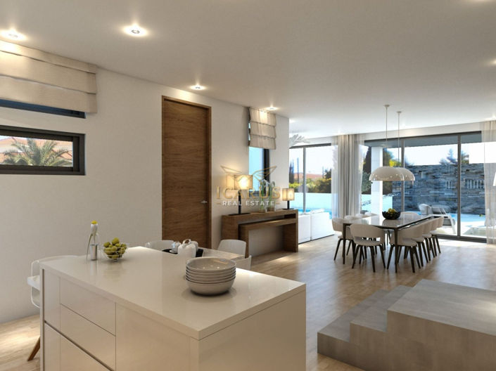 Image No.5-4 Bed House for sale