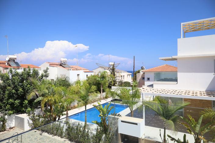 Image No.19-4 Bed House for sale