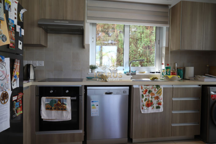 Image No.7-4 Bed House for sale