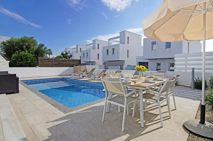 Image No.15-3 Bed House for sale