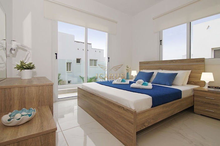 Image No.9-3 Bed House for sale