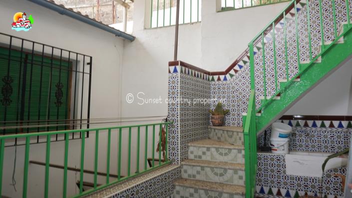 Image No.29-4 Bed Townhouse for sale