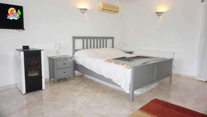 Image No.51-4 Bed Country Property for sale