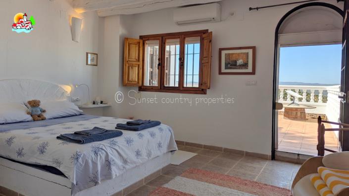 Image No.31-6 Bed Country Property for sale