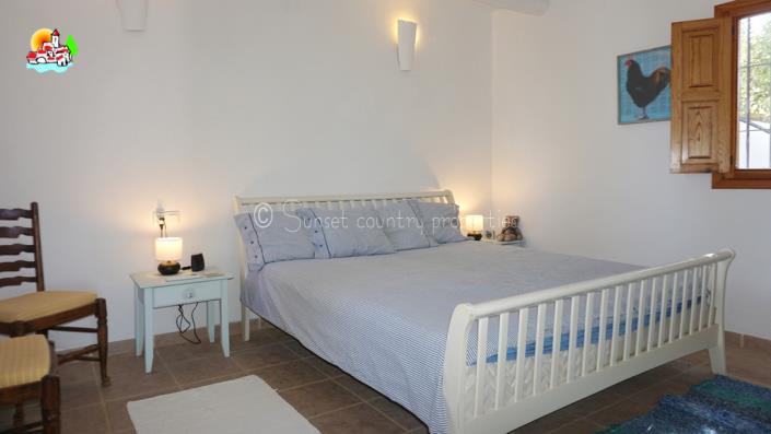 Image No.36-6 Bed Country Property for sale