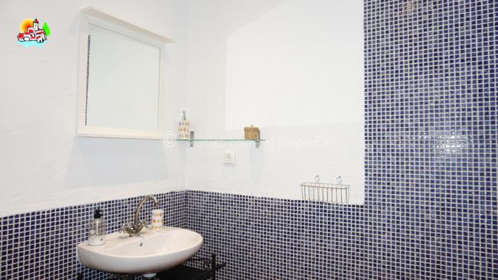 Image No.50-6 Bed Country Property for sale