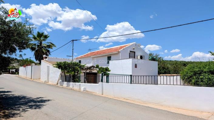 Image No.3-3 Bed Country House for sale