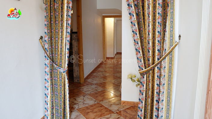 Image No.16-4 Bed Property for sale