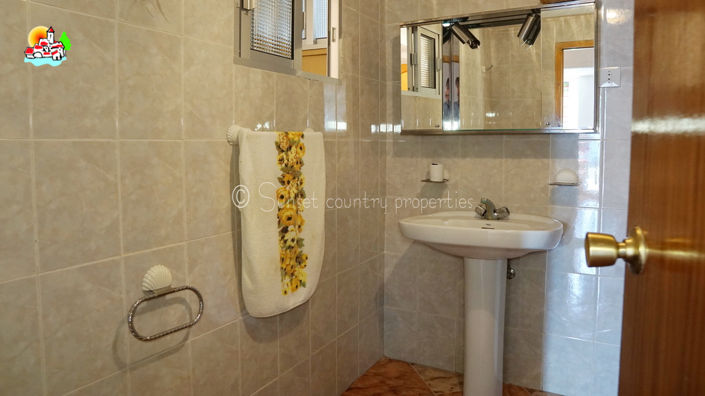 Image No.25-4 Bed Property for sale