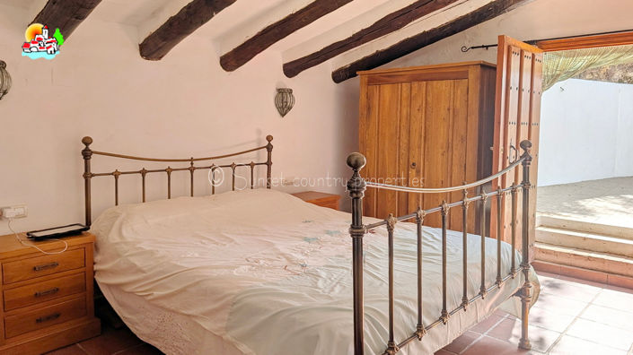 Image No.44-5 Bed Property for sale