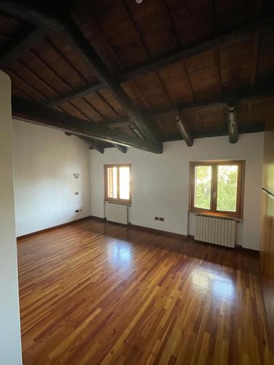 Image No.5-2 Bed House for sale